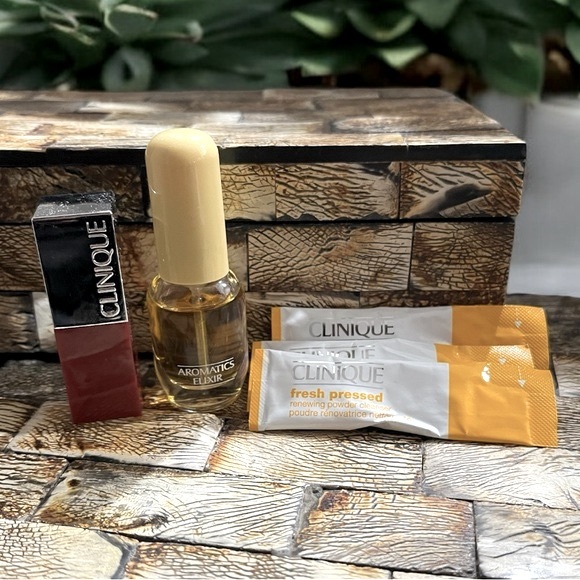 CLINIQUE Travel Lot - Powder Cleanser/Pop Lip Colour/Aromatics Elixir Perfume - Picture 10 of 10